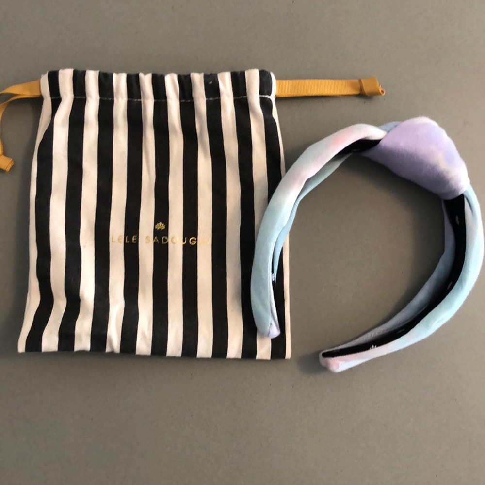 Lele Sadoughi tie dye headband with travel bag